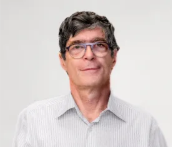 Urologista 47 anos de experiência e membro do corpo clínico do Albert Einstein.png
