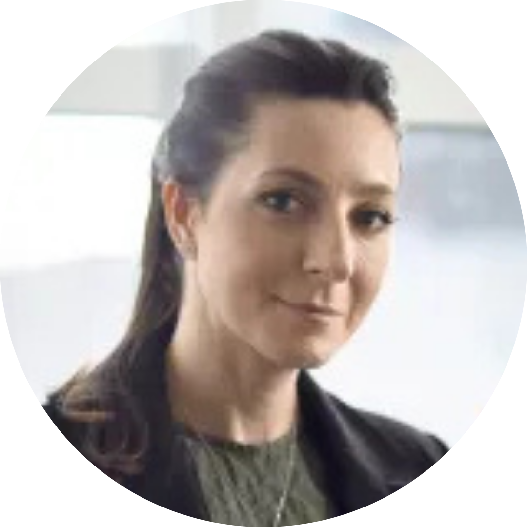 Especialista Cintia Valente Cliente Satisfeita.png